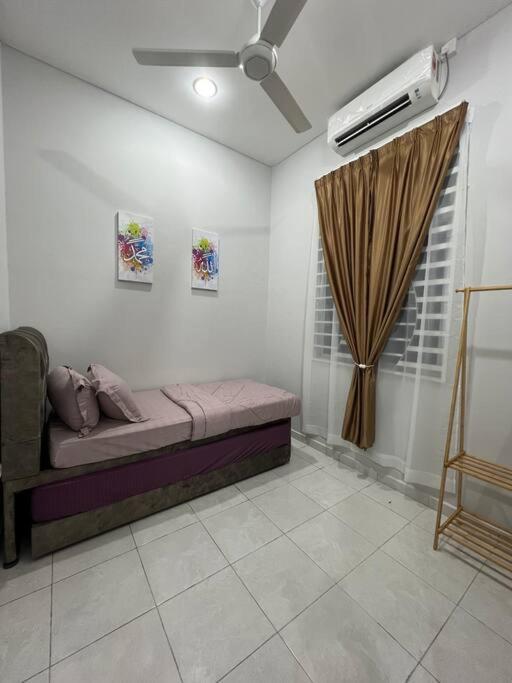 D'Sara Homestay Fully Furnished 3 Bedrooms All Aircond 2 Miles Centre Chukai المظهر الخارجي الصورة