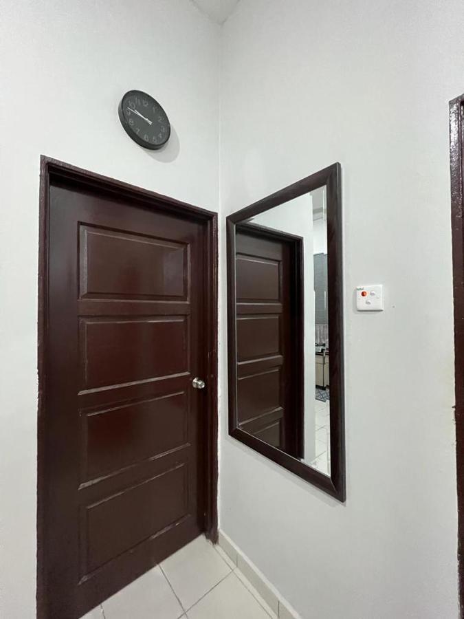 D'Sara Homestay Fully Furnished 3 Bedrooms All Aircond 2 Miles Centre Chukai المظهر الخارجي الصورة