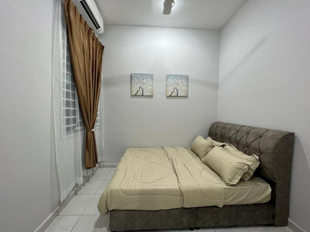 D'Sara Homestay Fully Furnished 3 Bedrooms All Aircond 2 Miles Centre Chukai المظهر الخارجي الصورة