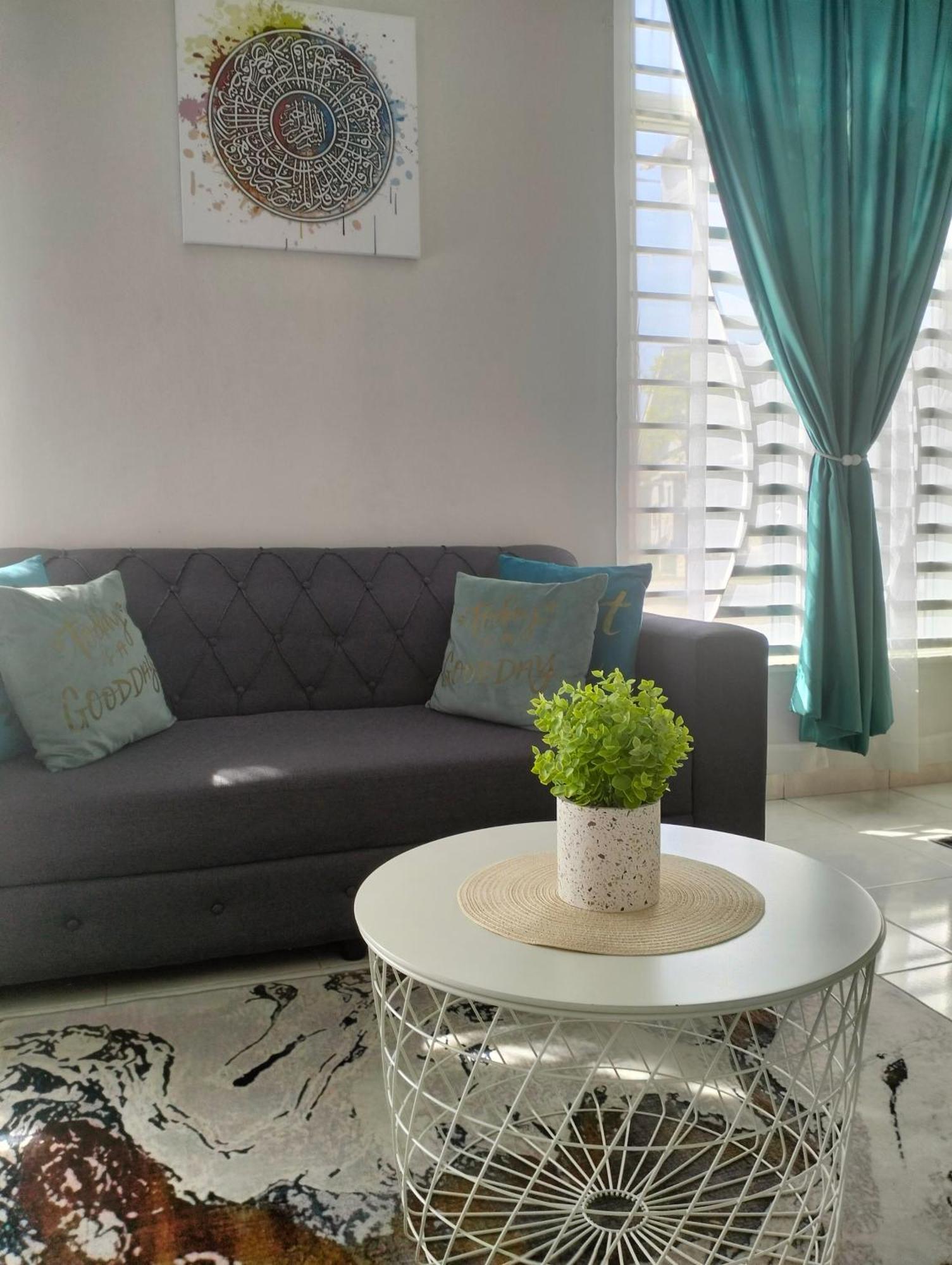 D'Sara Homestay Fully Furnished 3 Bedrooms All Aircond 2 Miles Centre Chukai المظهر الخارجي الصورة